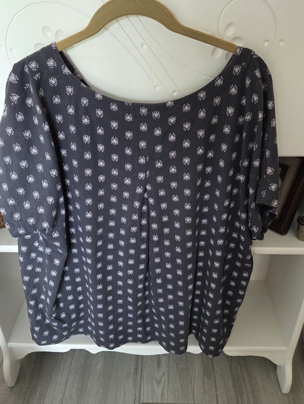 Jjill Women’s Grey Floral-Print Scoop Neck Top